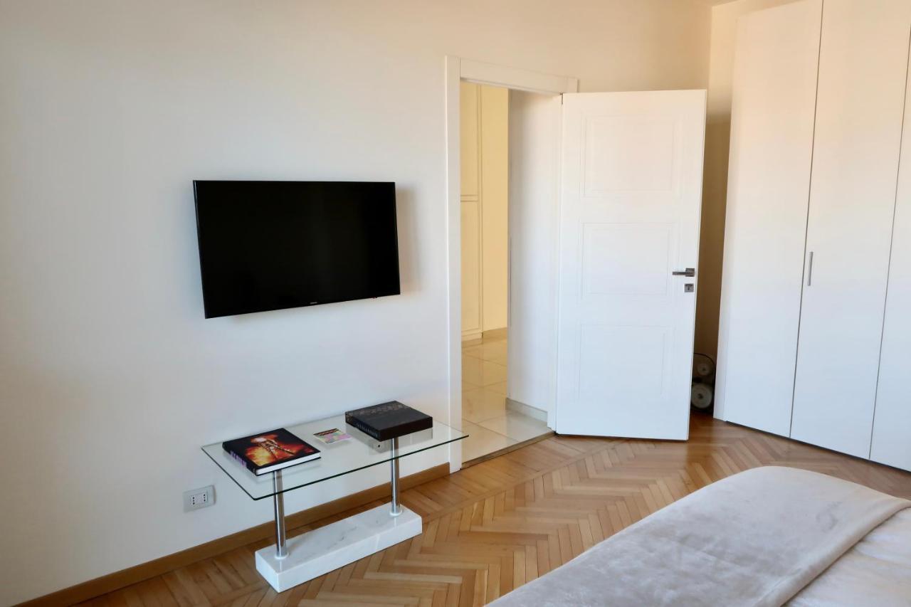 Lux 180Sqm Flat - Entire Last Floor Milan Bagian luar foto